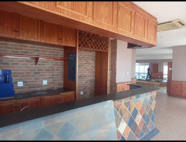 BUSINESS PROPERTY TO RENT IN HUMEWOOD